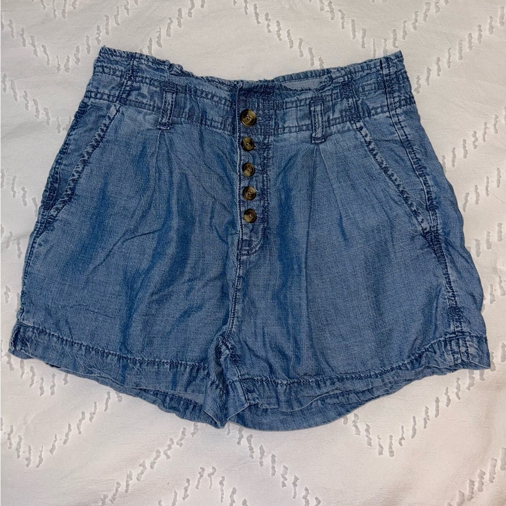 American‎ Eagle Women's Blue Chambray Mom pleated Super High Rise Shorts size 4